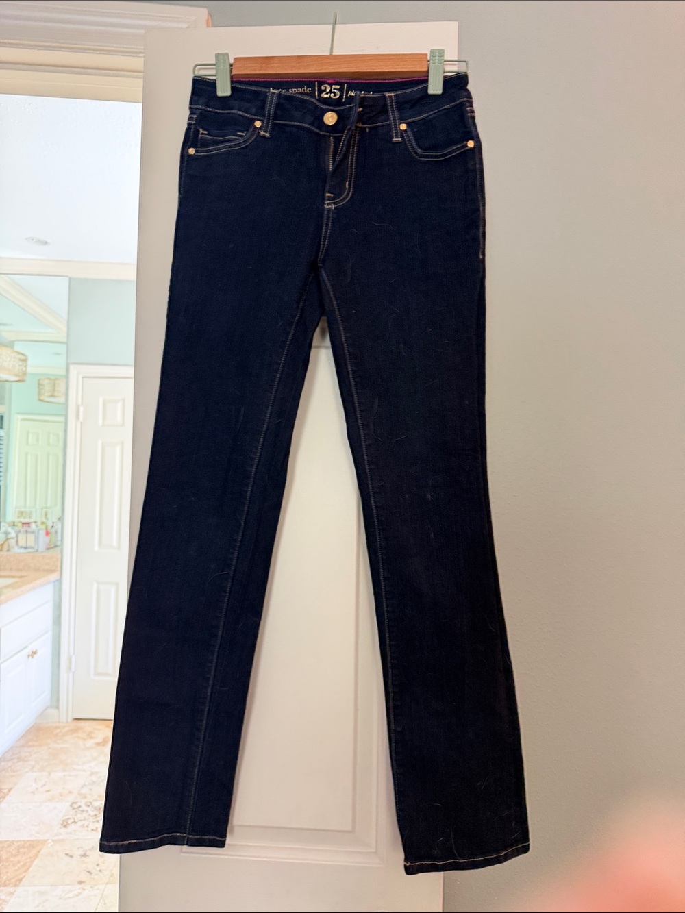 Straight Leg Women’s Jeans in Black - Size 25